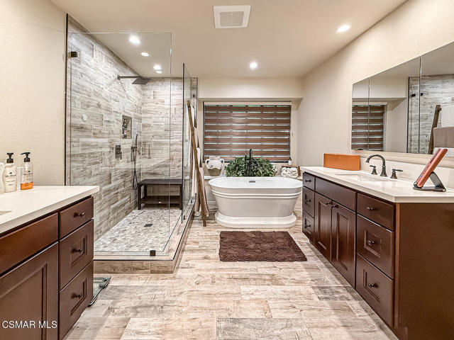 1832 Calle Salto, Thousand Oaks CA: https://media.crmls.org/mediaz/f0111640-6845-44ec-abe7-d84fc2649c97.jpg