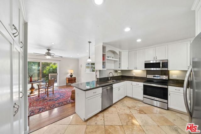 4942 Stern Avenue photo 11