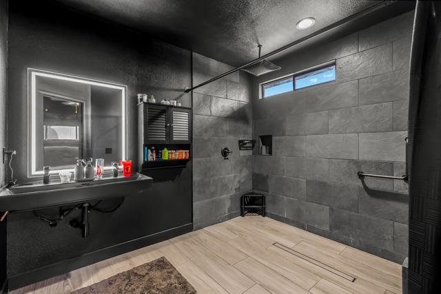 30426 Avenida Del Padre, Cathedral City CA: https://media.crmls.org/mediaz/f0127b41-96aa-42e4-81bb-81af8cb31e49.jpg