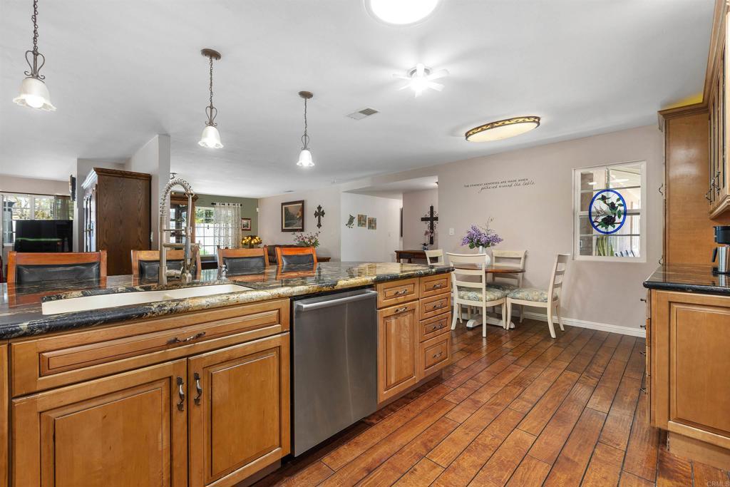 1650 Queenston Drive - photo 2