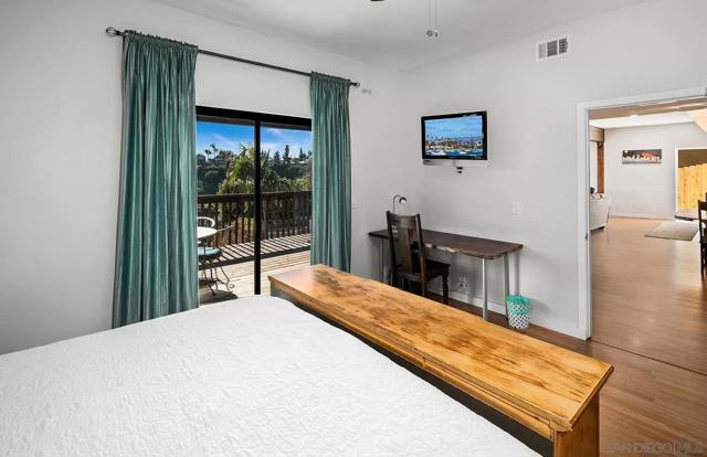 4810 Baylor Dr, San Diego CA: https://media.crmls.org/mediaz/f0134add-17c7-4f62-a796-2027d39d5653.jpg