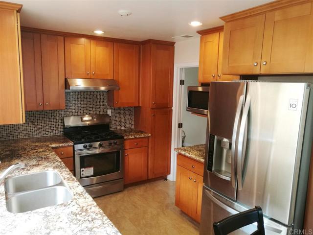 4251 Sturgeon Ct, San Diego CA: https://media.crmls.org/mediaz/f0135ca9-b487-43a8-b10c-760581455a3a.jpg