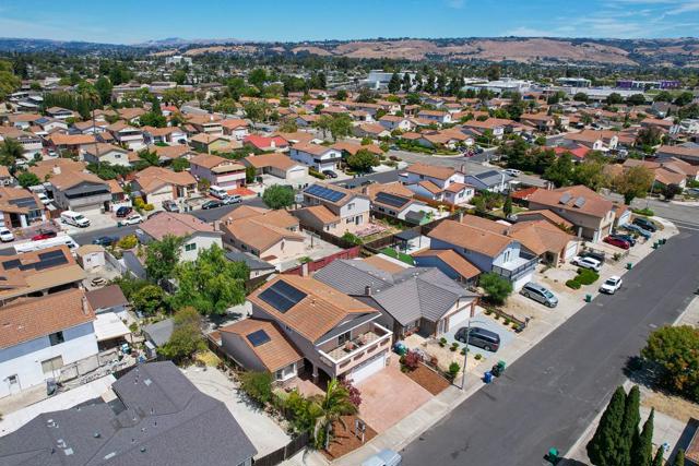 2507 Constellation Drive, Hayward CA: https://media.crmls.org/mediaz/f014eb28-13f7-4b65-a82e-5014a0301319.jpg