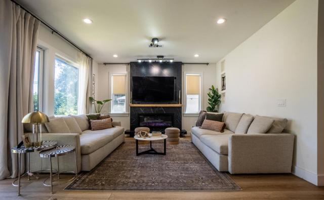 438 Minor Avenue, San Jose CA: https://media.crmls.org/mediaz/f0155258-efa3-4cf0-95ce-9f674b0097e0.jpg