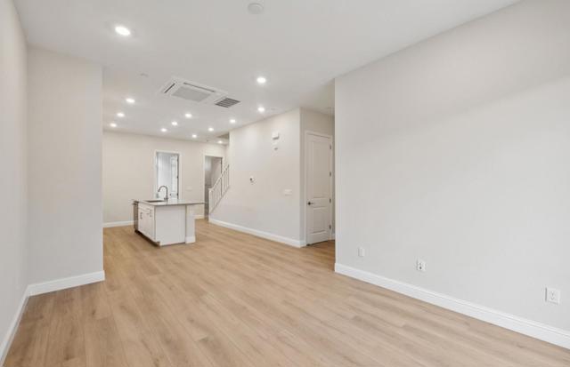 2449 Willow Way, San Mateo CA: https://media.crmls.org/mediaz/f0159e28-61c6-4326-a219-6546d134a244.jpg