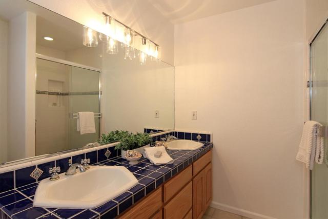 475 Torrano Court, Hollister CA: https://media.crmls.org/mediaz/f015ae47-44cf-41c2-a843-55cb5d9ec360.jpg