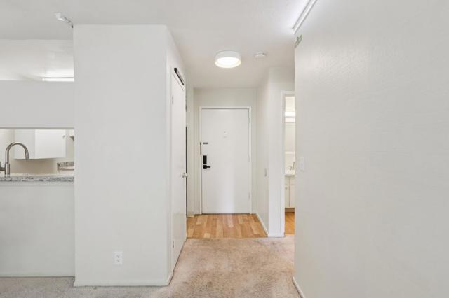 980 Kiely Boulevard, Santa Clara CA: https://media.crmls.org/mediaz/f015dcf6-9d17-4f13-8ef2-4feca5504c84.jpg