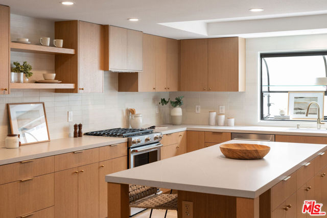 13245 Fiji Way, Marina del Rey CA: https://media.crmls.org/mediaz/f01620a3-08cb-49db-9ceb-24855c4223bd.jpg
