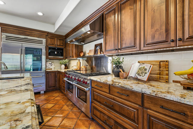 Detail Gallery Image 19 of 75 For 2296 Applewood Ln, Camarillo,  CA 93012 - 5 Beds | 4/1 Baths