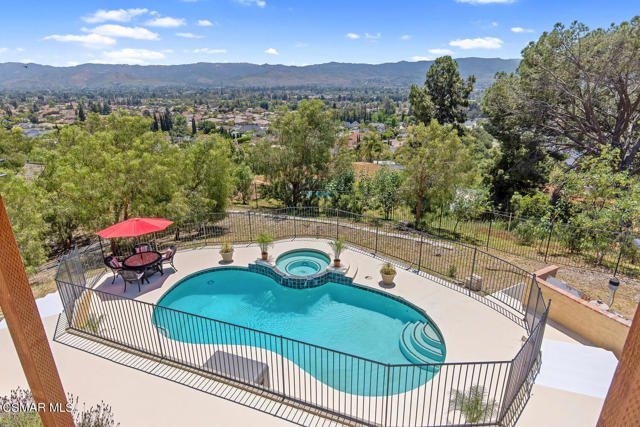 3166 Sycamore Drive, Simi Valley CA: https://media.crmls.org/mediaz/f016a3d6-c65c-4c4c-b1de-a335a03829fd.jpg