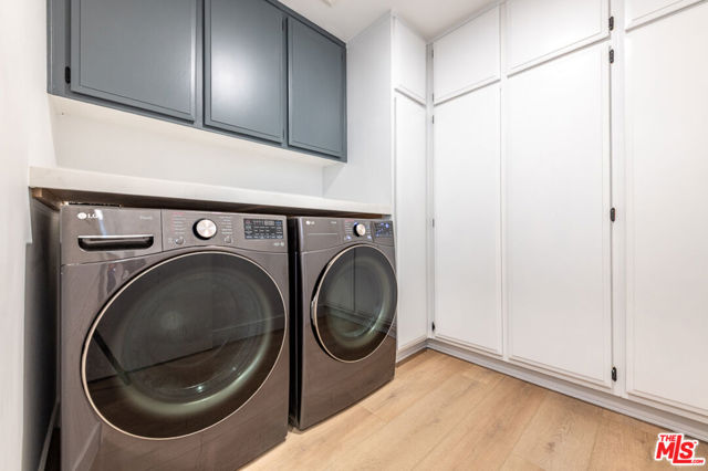 14539 Benefit Street, Sherman Oaks CA: https://media.crmls.org/mediaz/f017a7ee-5f95-4354-86d6-58f13aa6c13e.jpg