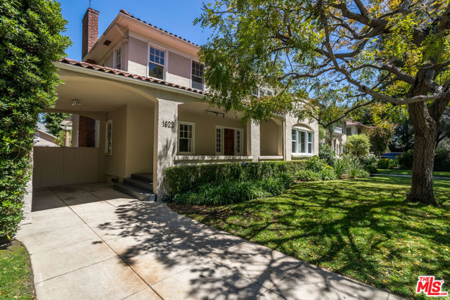 1622 N Orange Grove Avenue, Los Angeles CA: https://media.crmls.org/mediaz/f017a8b7-e74a-4807-b187-760d8b027834.jpg