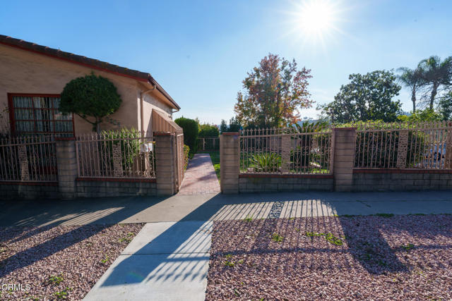 Detail Gallery Image 4 of 38 For 2320 Hill Dr, Los Angeles,  CA 90041 - 3 Beds | 2 Baths