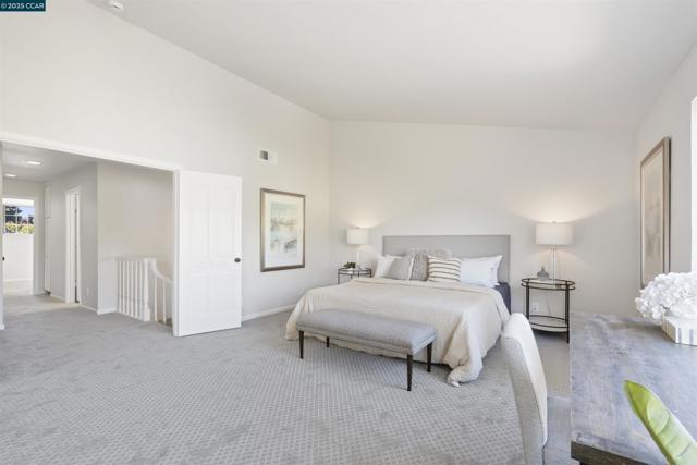 5 Stuart Place, Danville CA: https://media.crmls.org/mediaz/f017c6df-05a5-4727-9d04-671b2153dd29.jpg