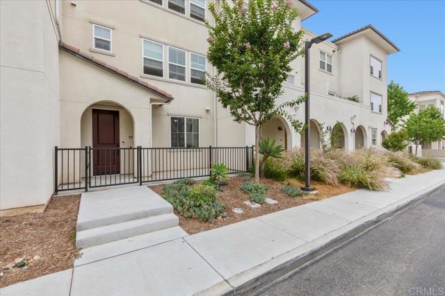 1251 Paseo Sea Breeze, San Diego CA: https://media.crmls.org/mediaz/f017eafa-fc9c-4518-98cd-e1b5f0d9f76f.jpg