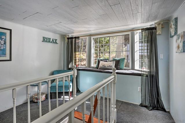 23984 SKYLAND DR, Crestline CA: https://media.crmls.org/mediaz/f017fade-0afd-4f18-bebb-2cee1deebd1c.jpg