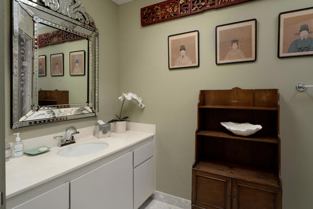 74 Lakeview Drive, Palm Springs CA: https://media.crmls.org/mediaz/f0187f4b-b6cd-497f-acb9-9d77868c2bcd.jpg