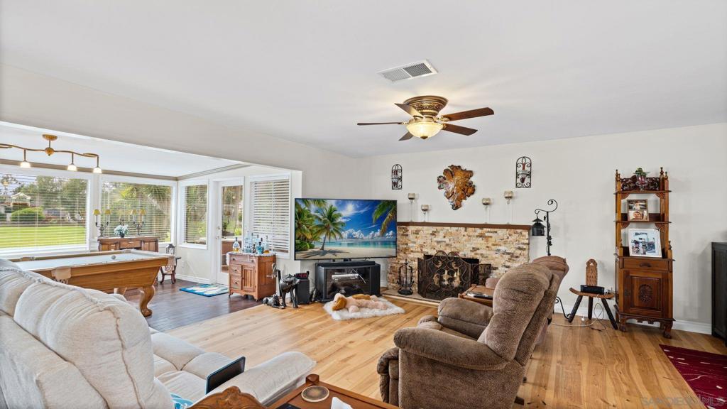 1026 La Reina - photo 3