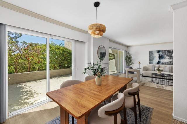 2294 Caminito Castillo, La Jolla CA: https://media.crmls.org/mediaz/f0197860-d997-4745-9101-1204aac23232.jpg