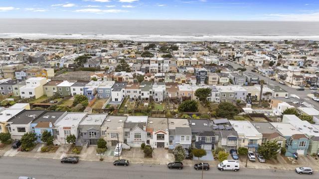 2239 43rd Avenue, San Francisco CA: https://media.crmls.org/mediaz/f019de23-a8eb-4e7b-a7ec-2878f87d64da.jpg