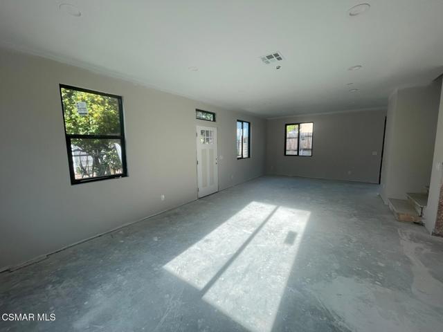 28722 Lincoln Avenue, Castaic CA: https://media.crmls.org/mediaz/f01a1d3a-d1cf-4bb8-95b4-294a3cdb82fd.jpg