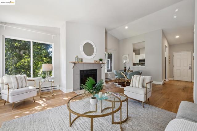 96 Bayside Ct, Richmond CA: https://media.crmls.org/mediaz/f01a9ff0-d9e7-4965-8493-d66b9a32928a.jpg