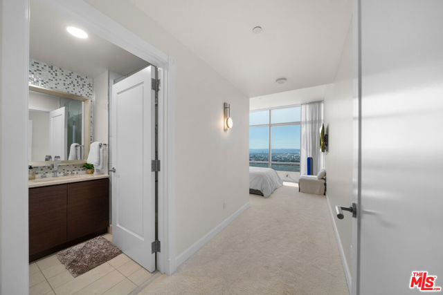 900 West Olympic Boulevard, 28E photo 17