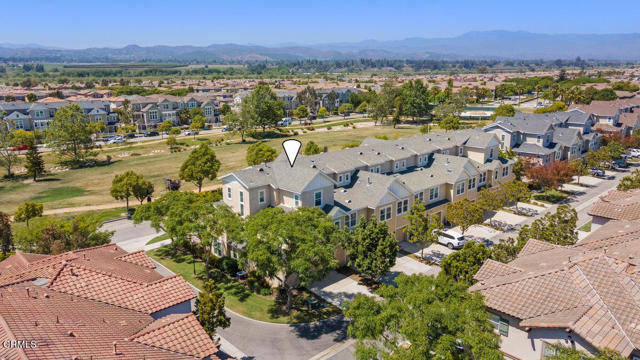 3102 N Oxnard Boulevard, Oxnard CA: https://media.crmls.org/mediaz/f01b2317-b02b-4e53-9769-8a3edee407e9.jpg