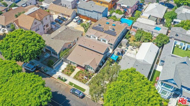 1237 W 25th Street, Los Angeles CA: https://media.crmls.org/mediaz/f01b54ad-71aa-4b52-908d-c92cdbe3d234.jpg