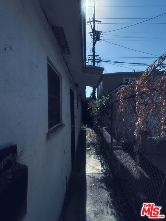 1422 West 104th Street photo 13