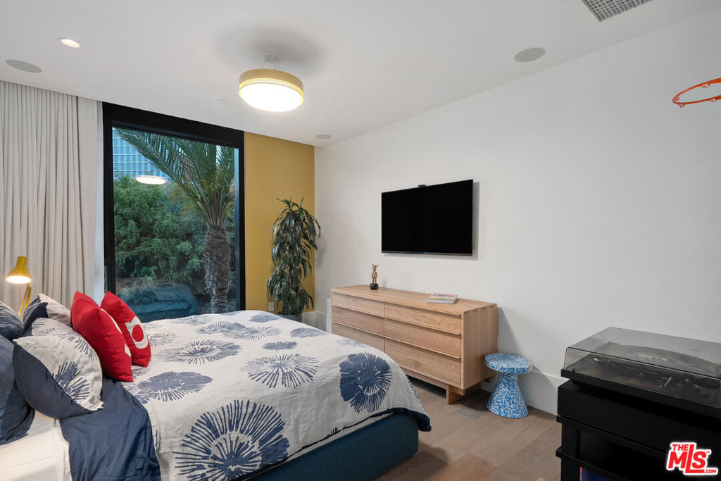 MLS #26905773 image #32