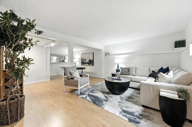 1527 Terra Nova Boulevard, Pacifica CA: https://media.crmls.org/mediaz/f01d6ec3-f3da-497a-983c-1f5fdf280d42.jpg