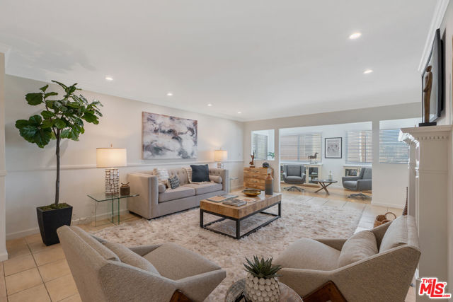 4350 Via Dolce, Marina del Rey CA: https://media.crmls.org/mediaz/f01e5716-5a7a-4329-896f-64d2aca9a01b.jpg