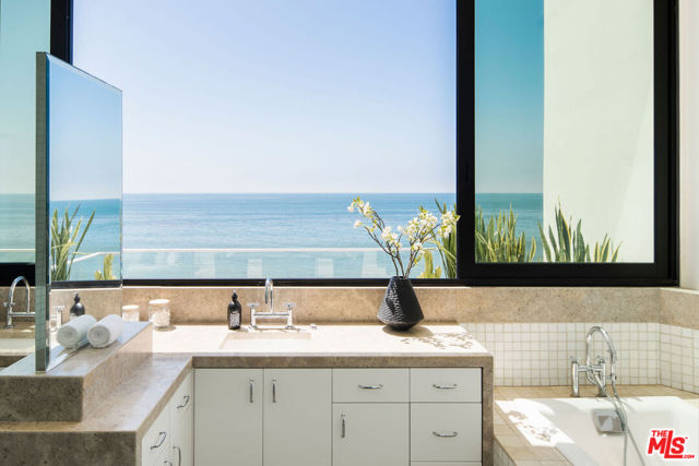 26520 Latigo Shore Drive, Malibu CA: https://media.crmls.org/mediaz/f01e69df-a9e4-4897-9e86-31b5d5dd0a73.jpg
