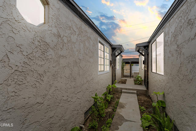 136 N Garfield Avenue, Oxnard CA: https://media.crmls.org/mediaz/f01fdd5b-bdca-4d41-a5da-8ca101b212f5.jpg