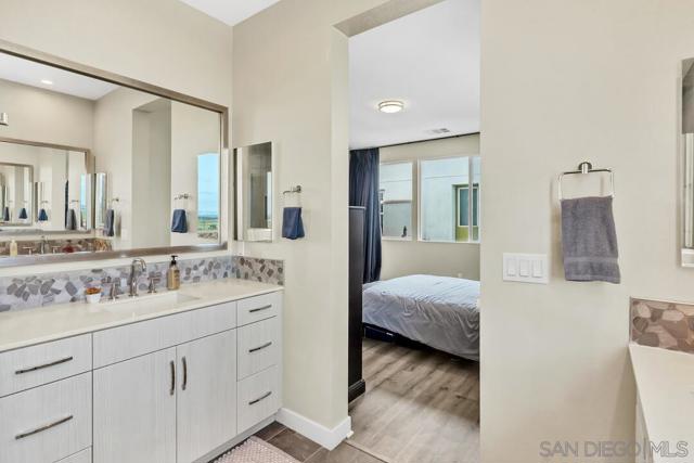 722 Anchor Ct, Chula Vista CA: https://media.crmls.org/mediaz/f01fde28-aa11-48fe-83ca-34ad445597e6.jpg
