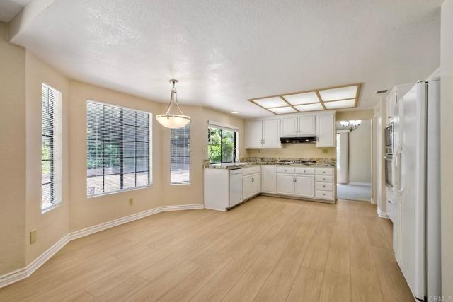3533 Sitio Baya, Carlsbad CA: https://media.crmls.org/mediaz/f0202f3d-e8f9-4e85-9c1b-47fd44ef2ed7.jpg