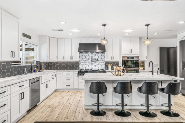 43170 Warner Trail, Palm Desert, CA 92211