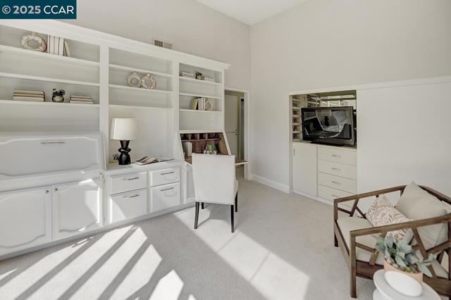 3288 Terra Granada Dr, Walnut Creek CA: https://media.crmls.org/mediaz/f02141dc-c407-497c-b6ed-76103fac355b.jpg