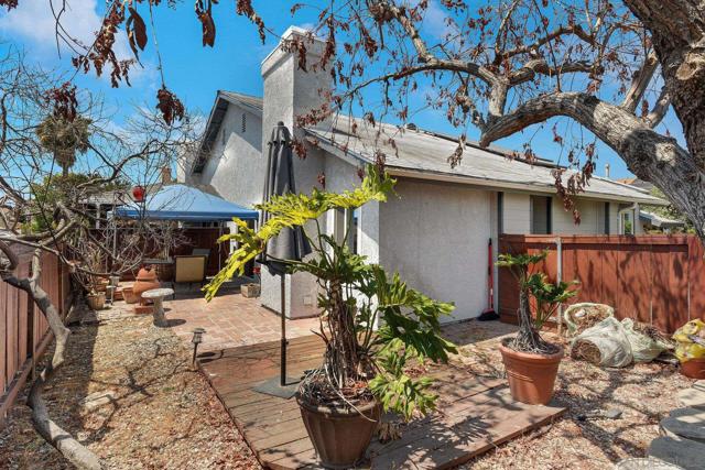5233 Caminito Cachorro, San Diego CA: https://media.crmls.org/mediaz/f021b044-593a-41e1-90b7-fb305eedc827.jpg