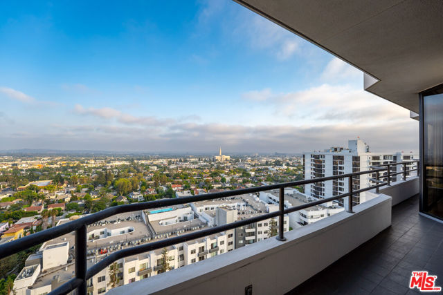 10601 Wilshire Boulevard, Los Angeles CA: https://media.crmls.org/mediaz/f021b95a-822e-4d06-94a7-73a61eed804d.jpg