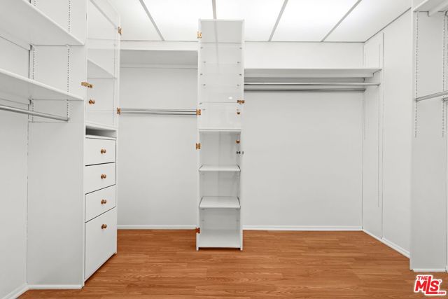 339 N Palm Drive, Beverly Hills CA: https://media.crmls.org/mediaz/f0221566-8855-44c1-ac11-f5f84e0d56bc.jpg