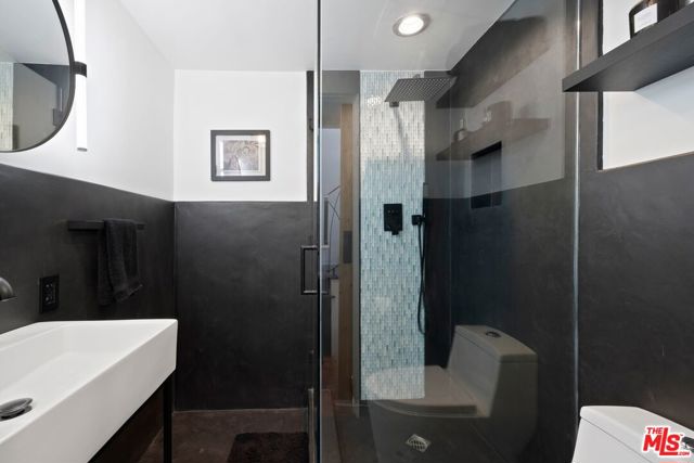 2860 Hollyridge Drive, Los Angeles CA: https://media.crmls.org/mediaz/f0221fa7-8fd4-4887-90fe-cd85e3c2d35e.jpg