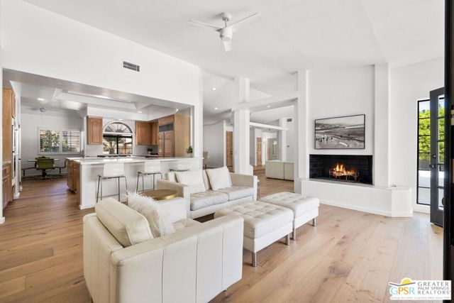 38262 W Maracaibo Circle, Palm Springs CA: https://media.crmls.org/mediaz/f022342a-2ab4-4538-a79c-50f41aa5dc3d.jpg