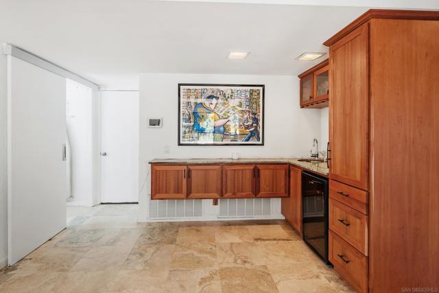 13414 Calle Colina, Poway CA: https://media.crmls.org/mediaz/f0224571-7805-4f65-98a8-f2dd84642485.jpg