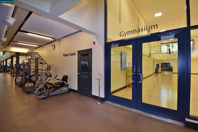 3209 Golden Rain Rd, Walnut Creek CA: https://media.crmls.org/mediaz/f0239a98-244a-45b4-82e3-94ff4e344715.jpg