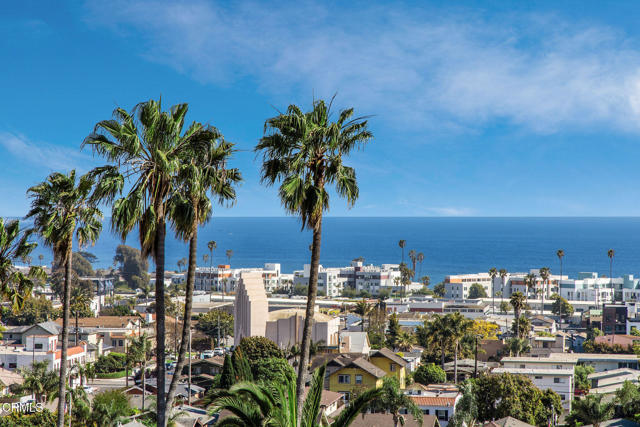 Detail Gallery Image 1 of 31 For 941 Buena Vista St, Ventura,  CA 93001 - 3 Beds | 2 Baths