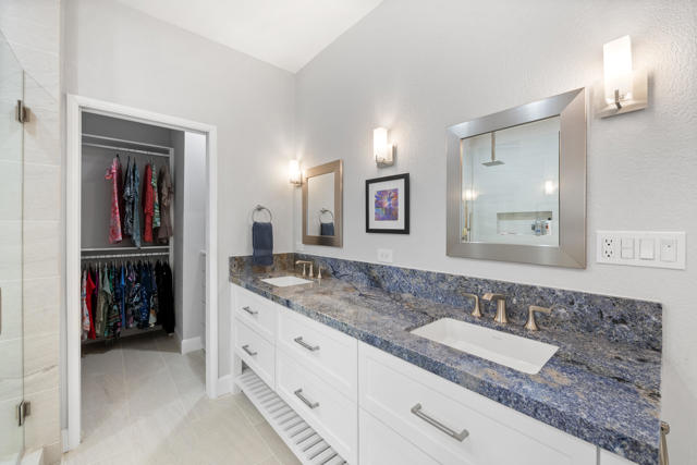 39060 Kilimanjaro Court, Palm Desert CA: https://media.crmls.org/mediaz/f0243198-ee96-4d4d-86c3-1d356d03f76f.jpg