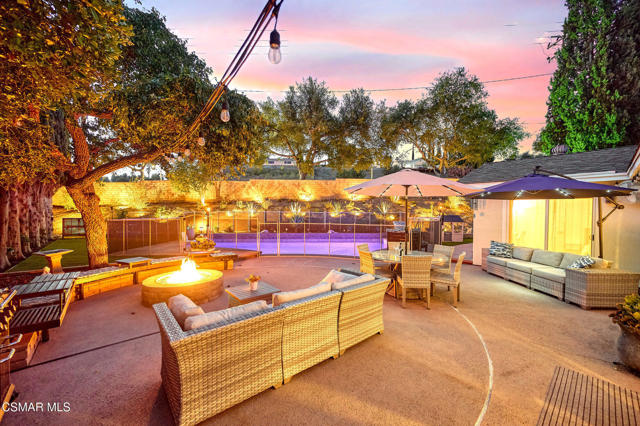 26007 Philrich Circle, Calabasas CA: https://media.crmls.org/mediaz/f024eaf6-d417-44bb-a73b-dfdfe9726596.jpg