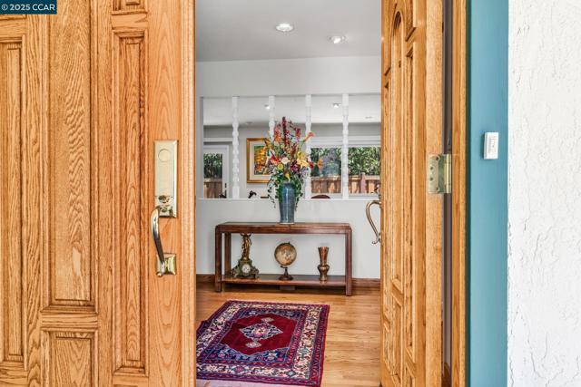 2032 Vanderslice Ave, Walnut Creek CA: https://media.crmls.org/mediaz/f024f26d-b715-409b-b40f-a9b2eeb35592.jpg